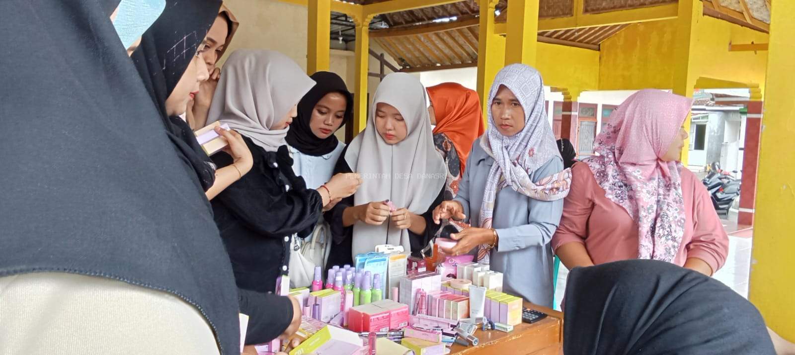 PELATIHAN TATA RIAS  DESA DANASRI TAHUN 2025